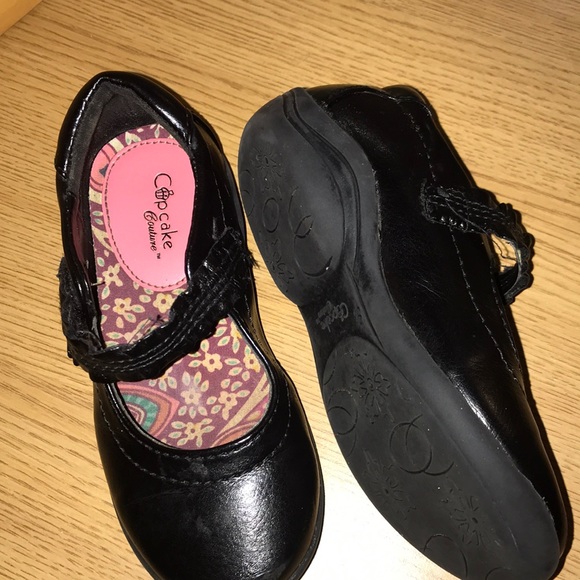 Shoes - Picture 2 of 3